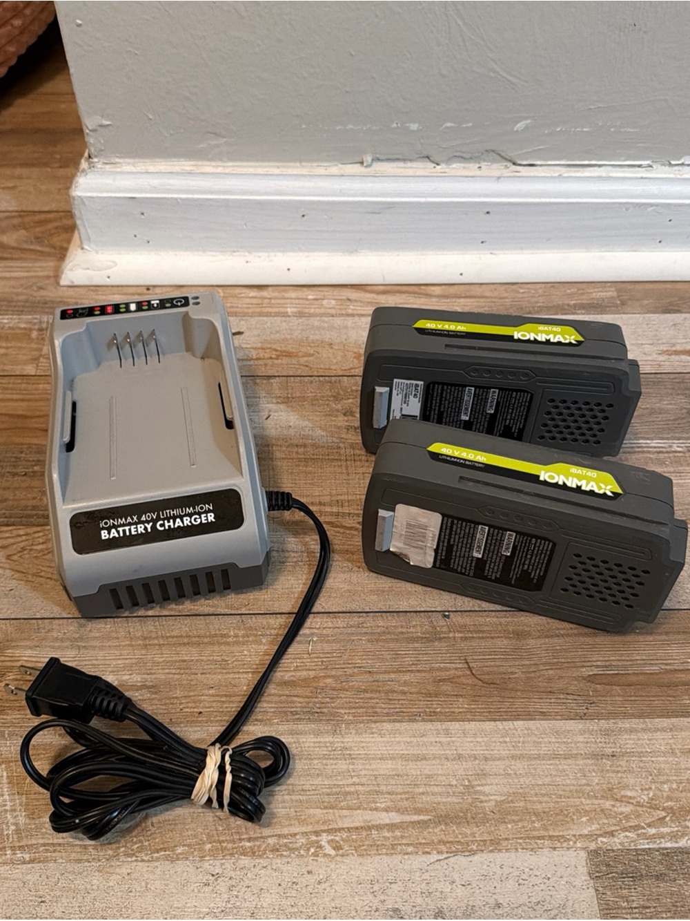 Snow Joe iCHRG40 40-Volt Max Lithium-Ion Battery Charger IonMa + 2 40V Batteries
